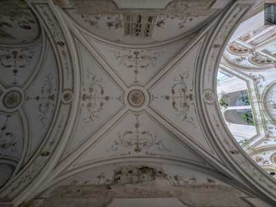 Quest�ultimo � stato sapientamente restaurato nel 2004 dall�architetto Lelio de Nicol�